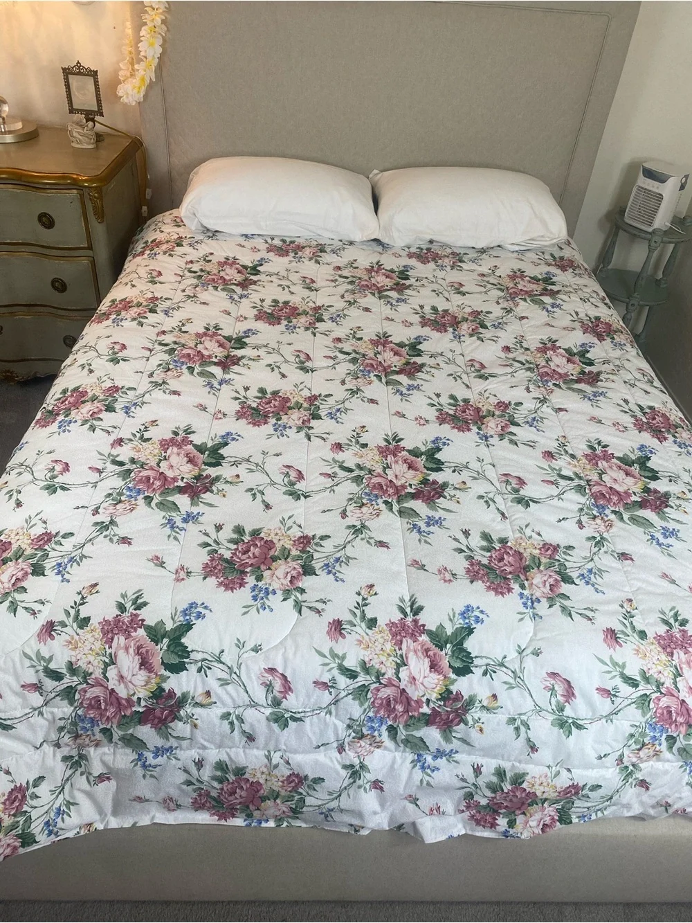 Fieldcrest Vintage Floral Quilted Comforter in White, Pink & Green Queen